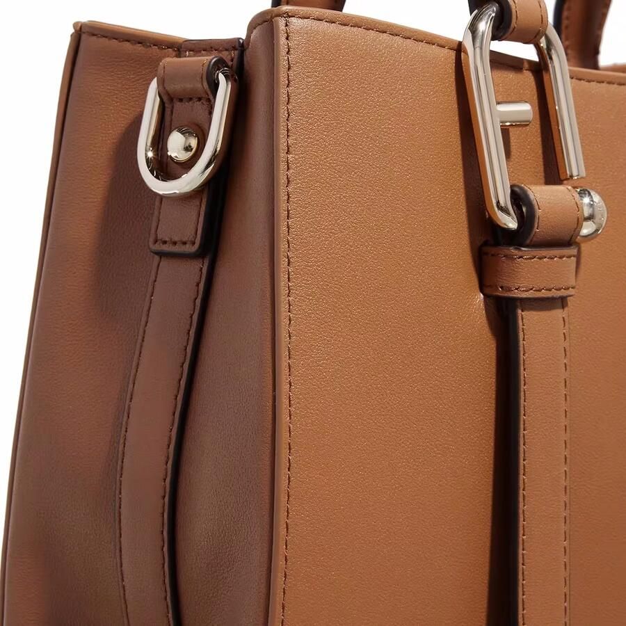 Furla Shoppers & Totes Nuvola M Tote in bruin