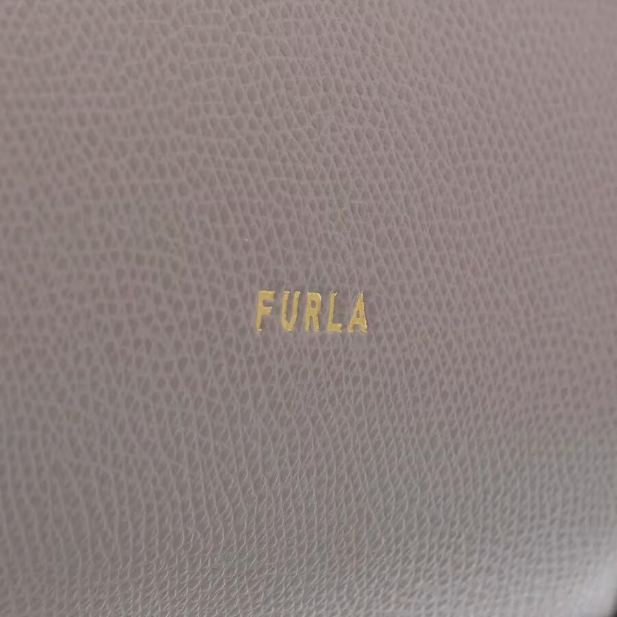 Furla Shoppers & Totes Riva L Tote in grijs - Foto 3