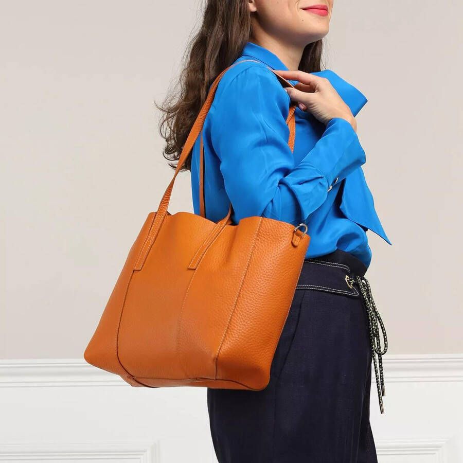 Courrèges Hobo bags Holy Leather Bag in zwart