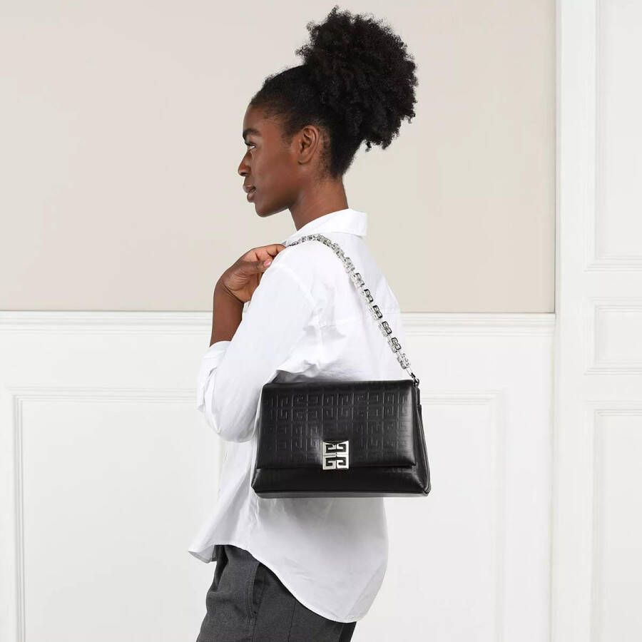 Givenchy Crossbody bags Medium 4G Shoulder Bag Soft Leather in zwart