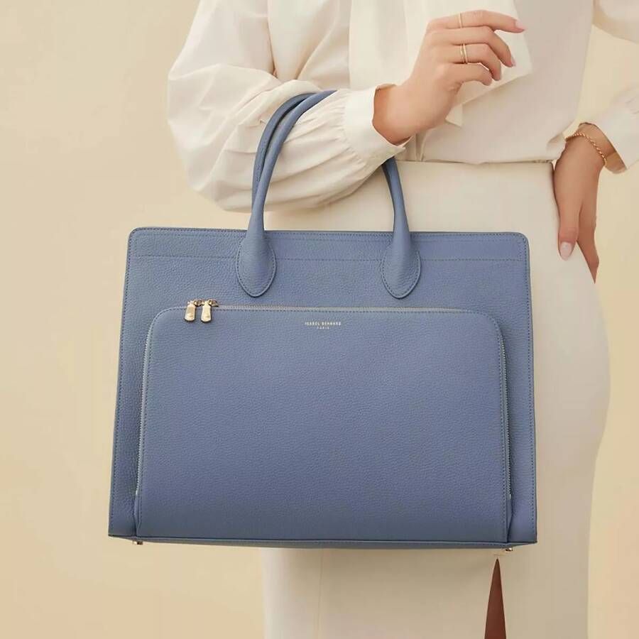 A.P.C. Shoppers & Totes Spacious Brown Leather Tote With Design in bruin