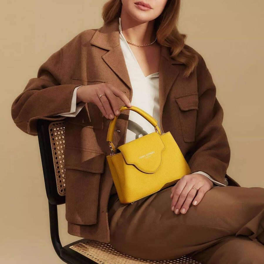 Isabel Bernard Crossbody bags Femme Forte Zola calfskin leather handbag in geel