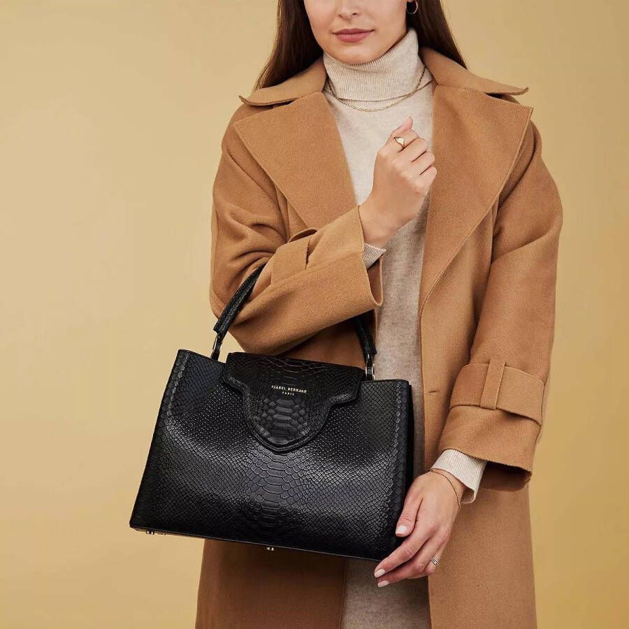 Isabel Bernard Satchels Femme Forte Zarah Black Calfskin Leather Handbag W in zwart