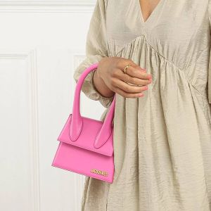 Jacquemus Totes Le Chiquito Moyen Top Handle Bag Leather in roze