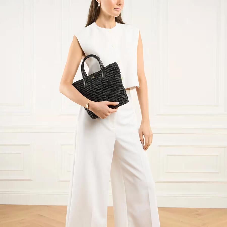 Lauren Ralph Lauren Shoppers & Totes Brie 22 Tote Medium in zwart
