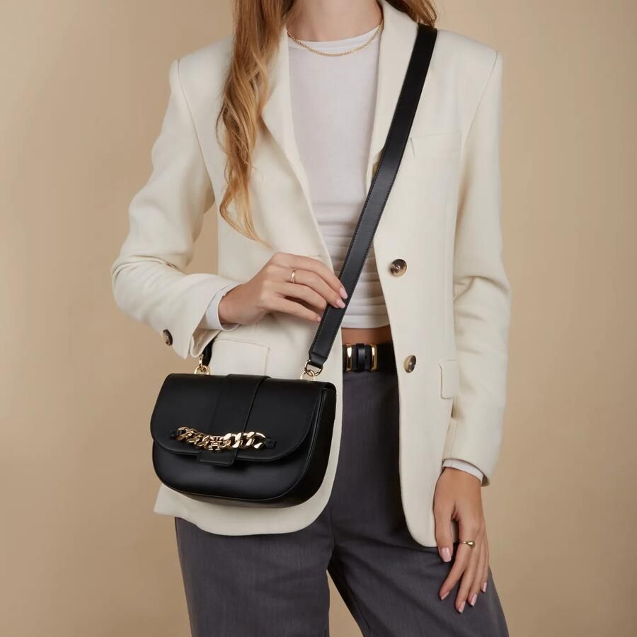 Tommy Hilfiger Zwarte Polyethyleen Schoudertas Verstelbare Band Black Dames