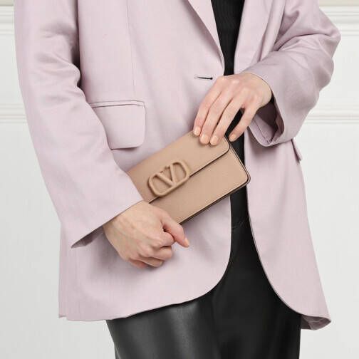 Valentino Garavani Crossbody bags Vitello Soft Bag in poeder roze