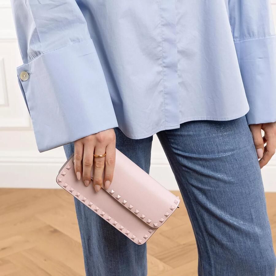 Valentino Garavani Pochettes Pouch Rockstud in poeder roze