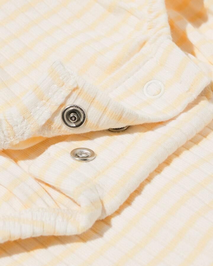 HEMA Takkie Newborn Romper Strepen Gebroken Wit (gebroken wit)