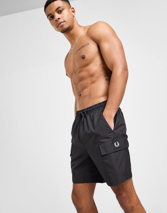 Fred Perry Badge Cargo Swim Shorts Zwart- Heren Zwart