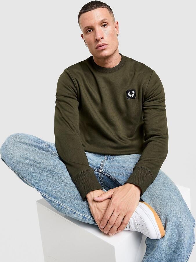 Fred Perry Badge Crew Sweatshirt Olive- Heren Olive