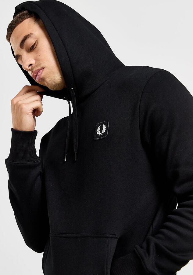 Fred Perry Badge Overhead Hoodie Zwart- Heren Zwart
