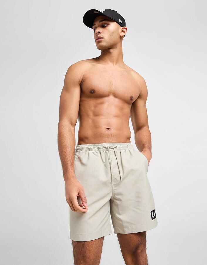 Fred Perry Badge Swim Shorts Bruin- Heren Bruin