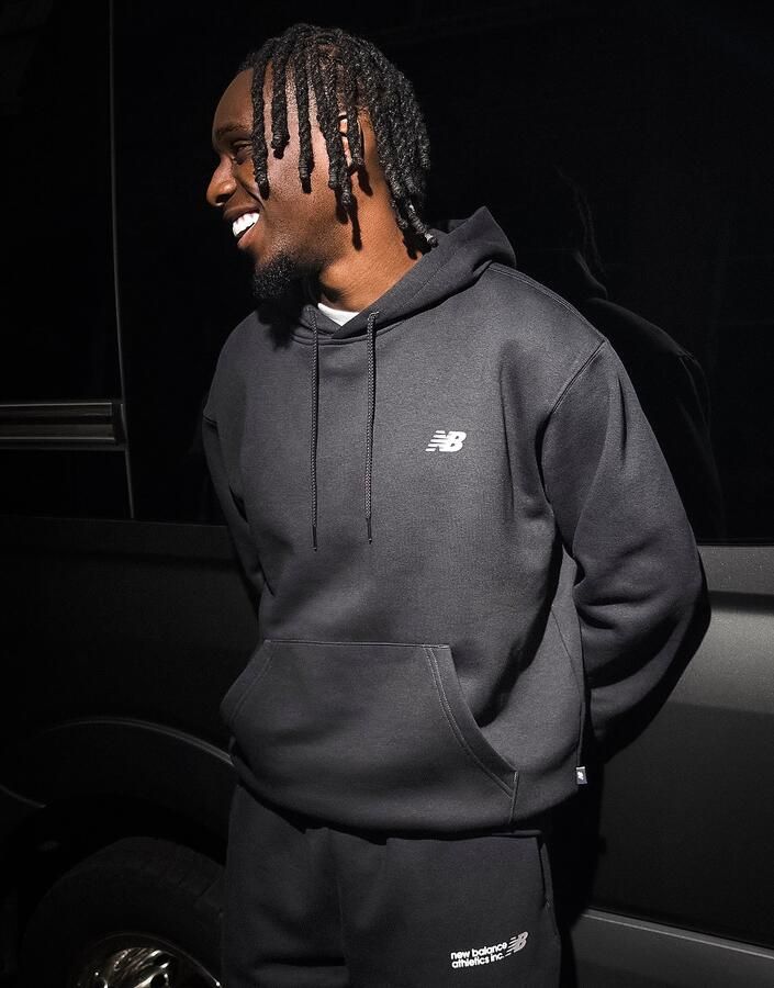 New Balance Back Logo Hoodie Zwart- Heren Zwart