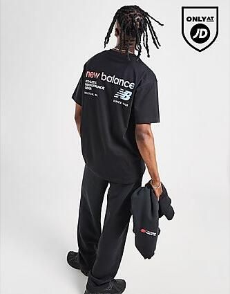 New Balance Linear Back Print T-Shirt Black- Heren Black