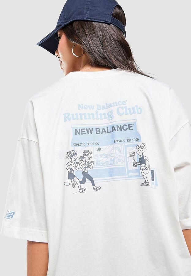 New Balance Run Club Boyfriend T-Shirt Crème- Dames Crème