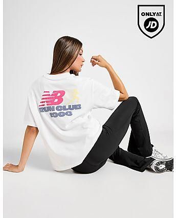 New Balance Run Club Graphic Boyfriend T-Shirt White- Dames White