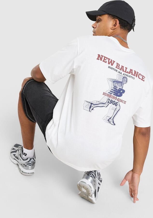 New Balance Runner T-Shirt Bruin- Heren Bruin
