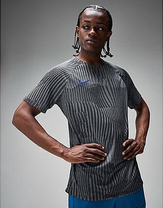 Nike Academy All Over Print T-Shirt Grey- Heren