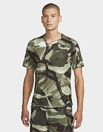 Nike Dri-FIT Miler Hardlooptop met korte mouwen en camouflageprint voor heren Oil Green- Heren