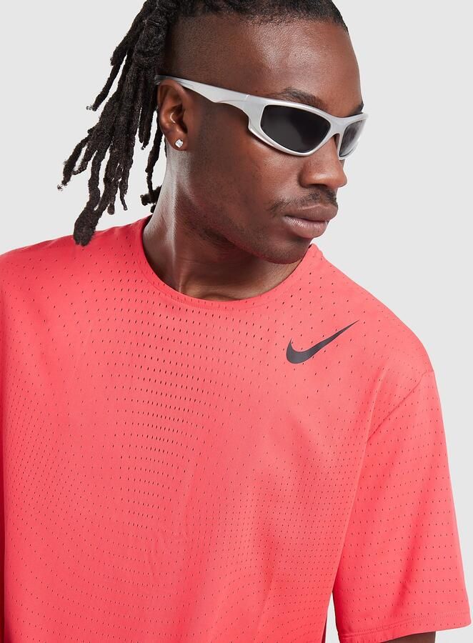 Nike AEROSWIFT TEE F. Rood- Heren Rood