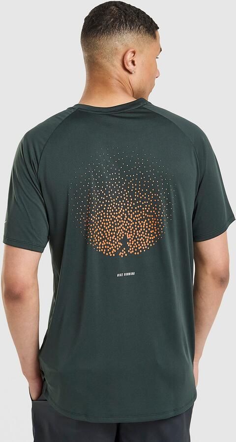 Nike Dri-FIT ADV Hardlooptop met korte mouwen voor heren Stride Groen- Heren Groen