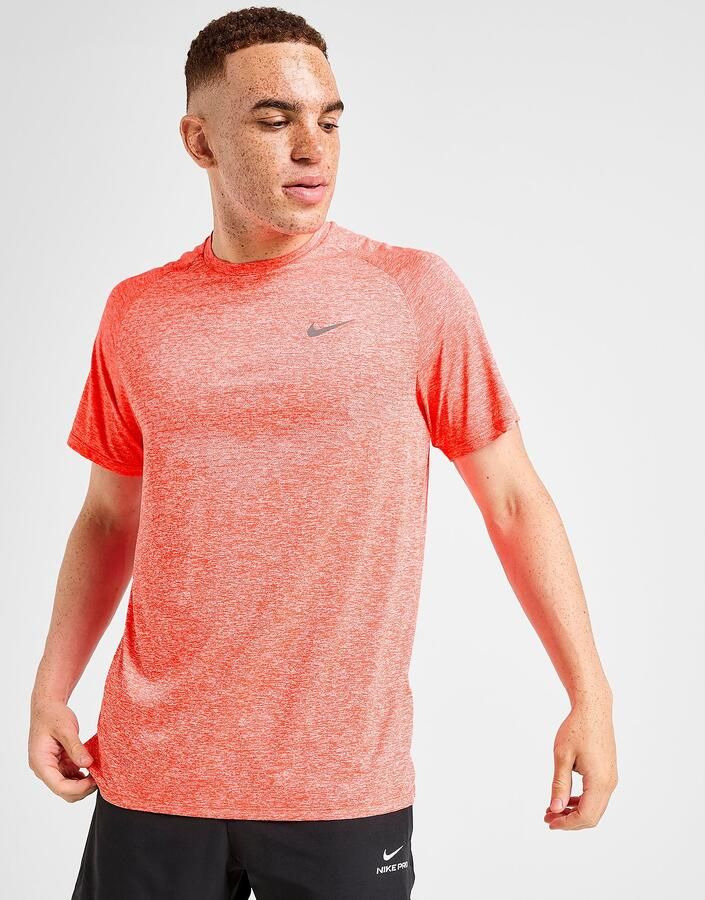 Nike Dri-FIT ADV hardlooptop met korte mouwen voor heren Stride Roze- Heren Roze