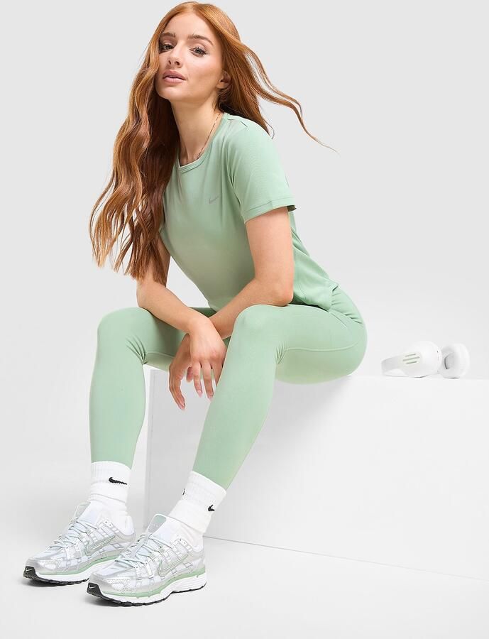 Nike Dri-FIT hardlooptop met korte mouwen voor dames Tempo Groen- Dames Groen