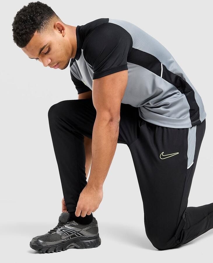 Nike Dri-FIT voetbalbroek voor heren Academy Zwart- Heren Zwart