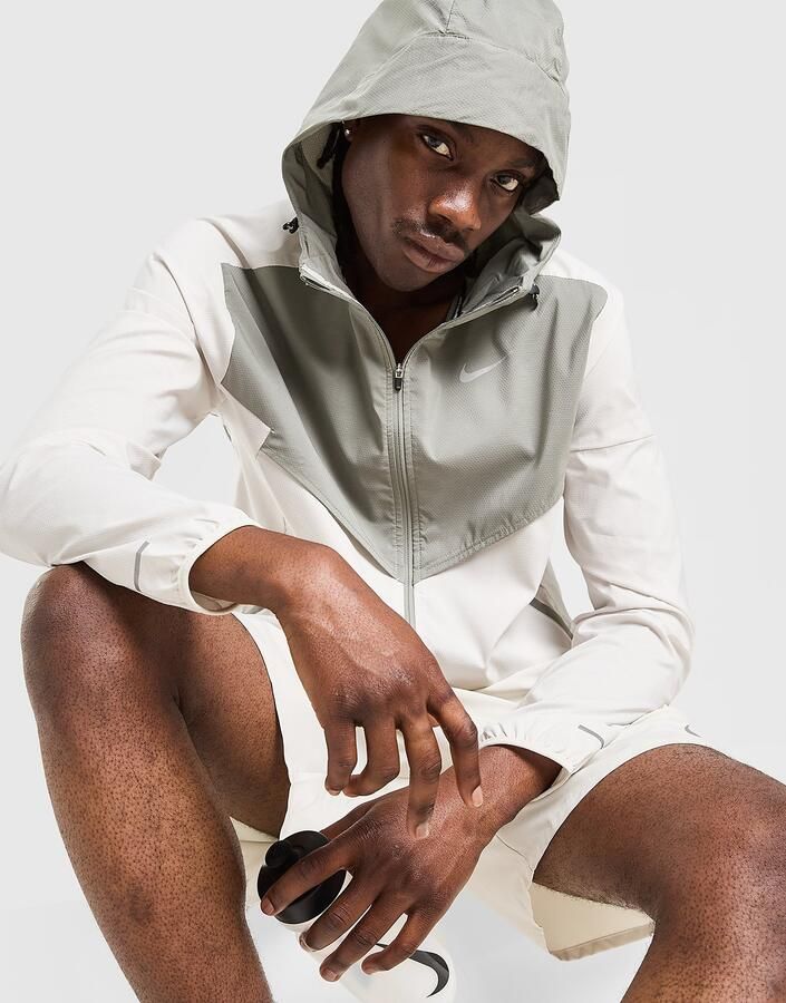 Nike Hardloopjack voor heren Impossibly Light Windrunner Crème- Heren Crème