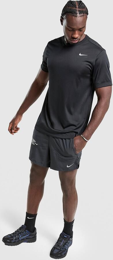 Nike Stride Graphic Shorts Zwart- Heren Zwart