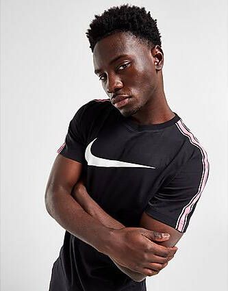 Nike Repeat Swoosh T-Shirt Black- Heren