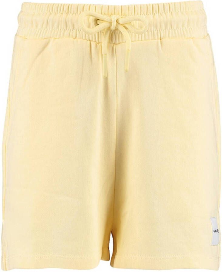 CoolCat Junior regular fit sweatshort Nikkie CG lichtgeel Effen 122 128
