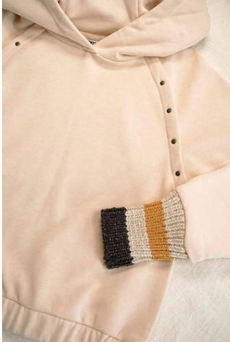 Like Flo hoodie beige Sweater Effen 104 | Sweater van - Foto 3