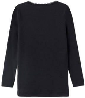 Name It Shirt met lange mouwen NMFKAB LS TOP NOOS in fijne rib en met schattige kanten rand aan de halslijn