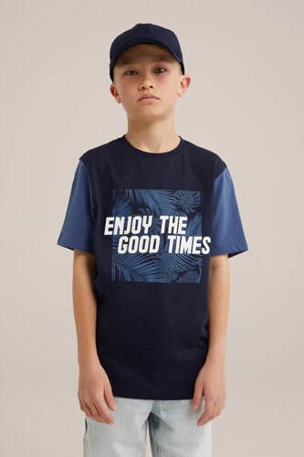 WE Fashion t-shirt donkerblauw blauw wit Jongens Katoen Ronde hals Printopdruk 110 116 - Foto 3