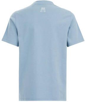 WE Fashion T-shirt met tekst lichtblauw Jongens Katoen Ronde hals Tekst 122 128