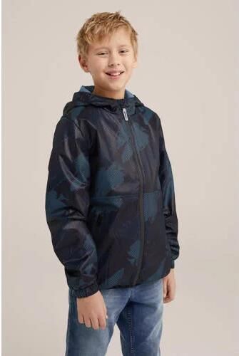 WE Fashion zomerjas met camouflageprint blauw zwart Jongens Polyester Capuchon 110 116 - Foto 3