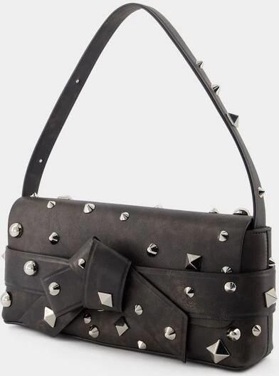 Acne Studios Hobo bags Musubi Elongated Hobo Bag Leather Dark Brown in zwart - Foto 4
