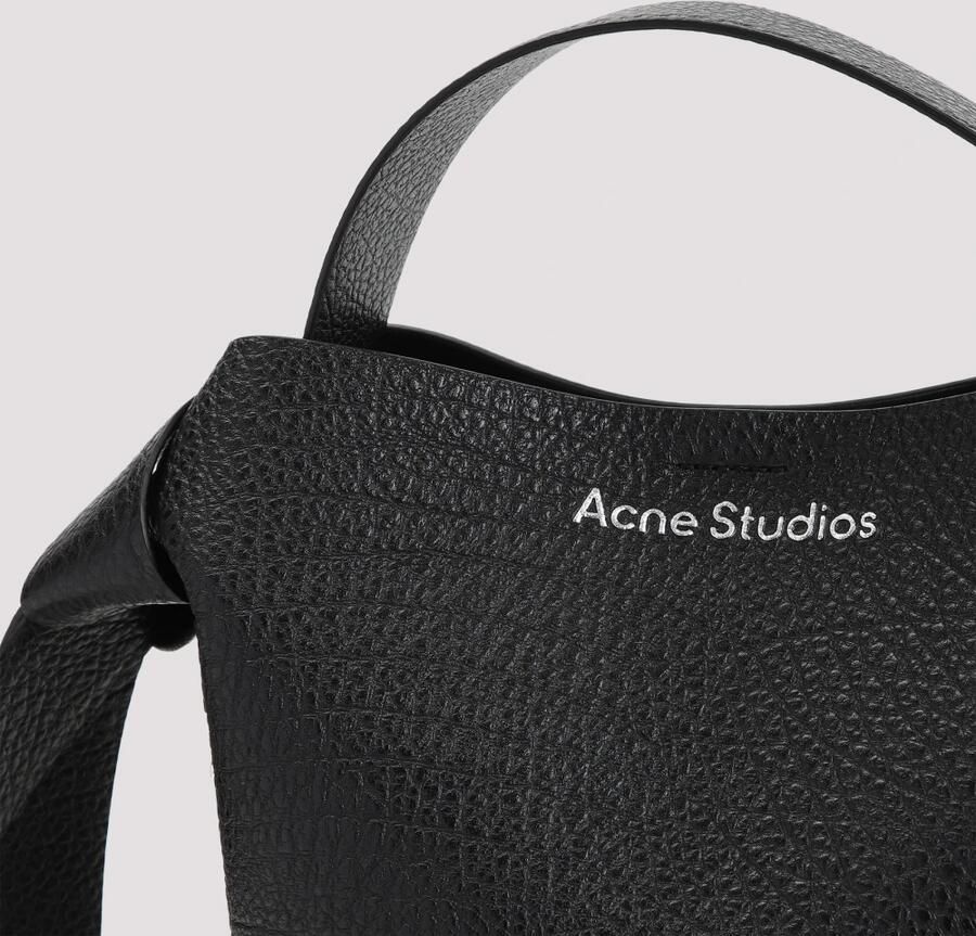 Acne Studios Hobo bags Musubi Mini Crossbody Leather Black in zwart - Foto 3