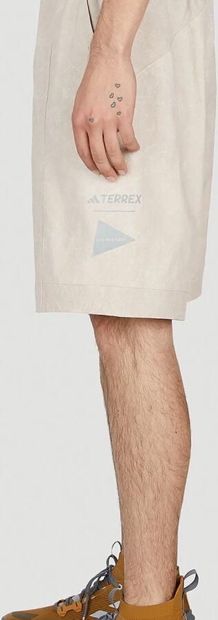 Adidas Technische Logo Print Avontuur Shorts Beige Heren - Foto 6