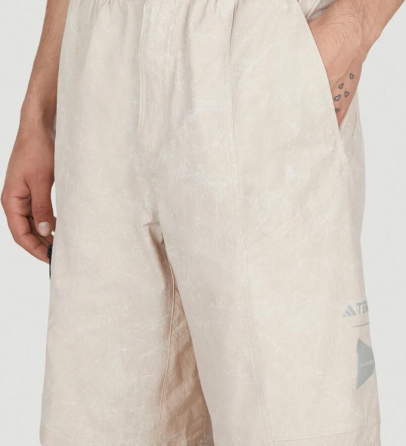Adidas Technische Logo Print Avontuur Shorts Beige Heren - Foto 3