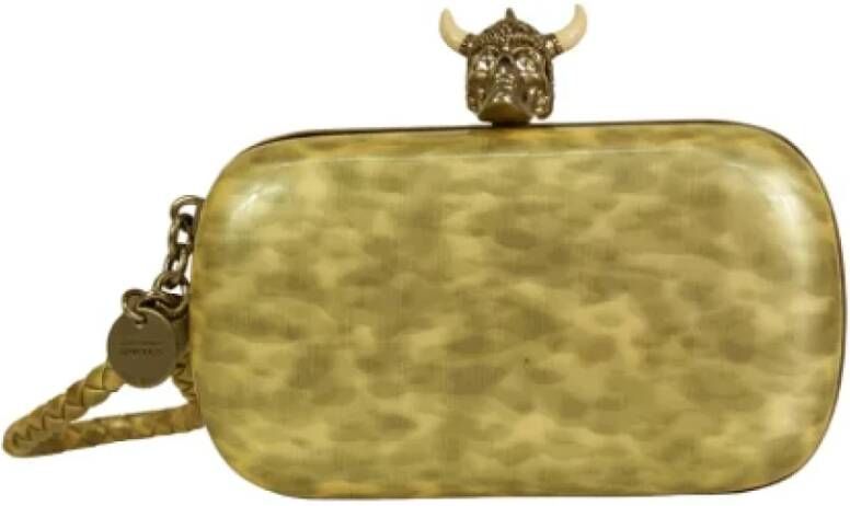 Alexander McQueen Pre-owned Leather clutches Yellow Dames