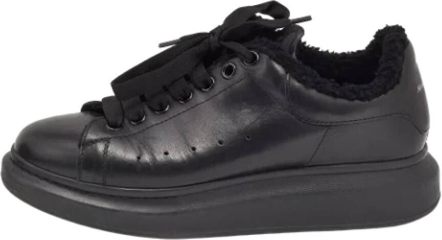 Alexander McQueen Pre-owned Leather sneakers Zwart Dames