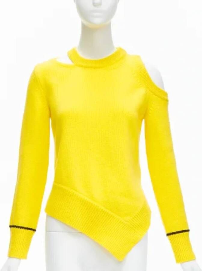Alexander McQueen Pre-owned Wool tops Yellow Dames