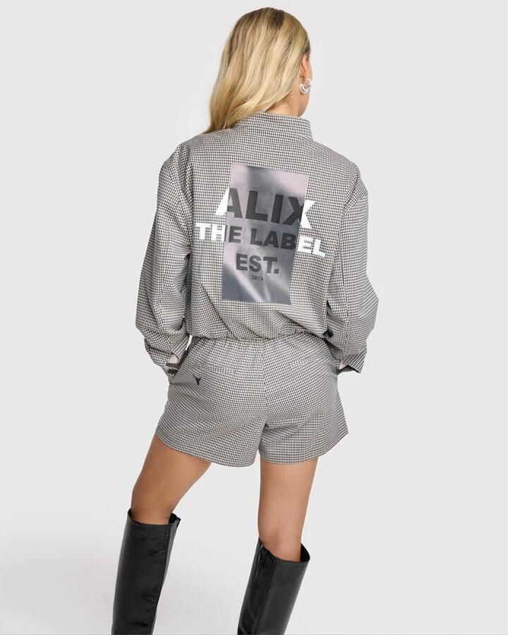 ALIX THE LABEL Dames Jassen Ladies Woven Cropped Boucle Jacket Beige