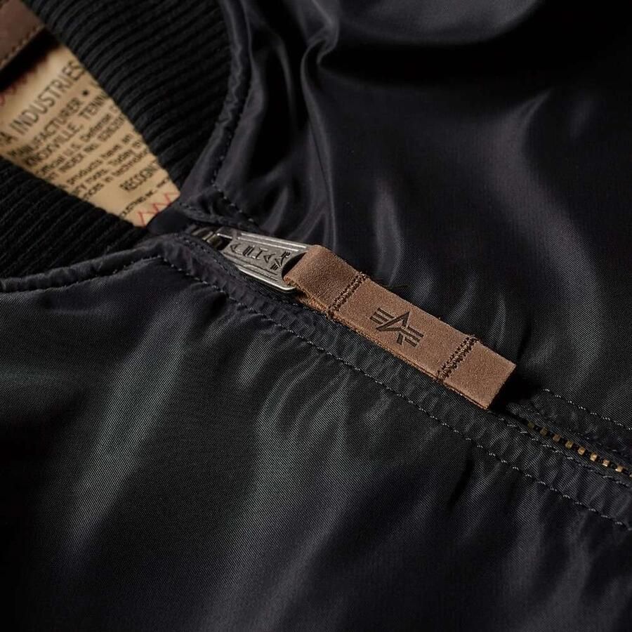 Alpha industries Stijlvolle Bomberjack met Moderne Functionaliteit Black Heren