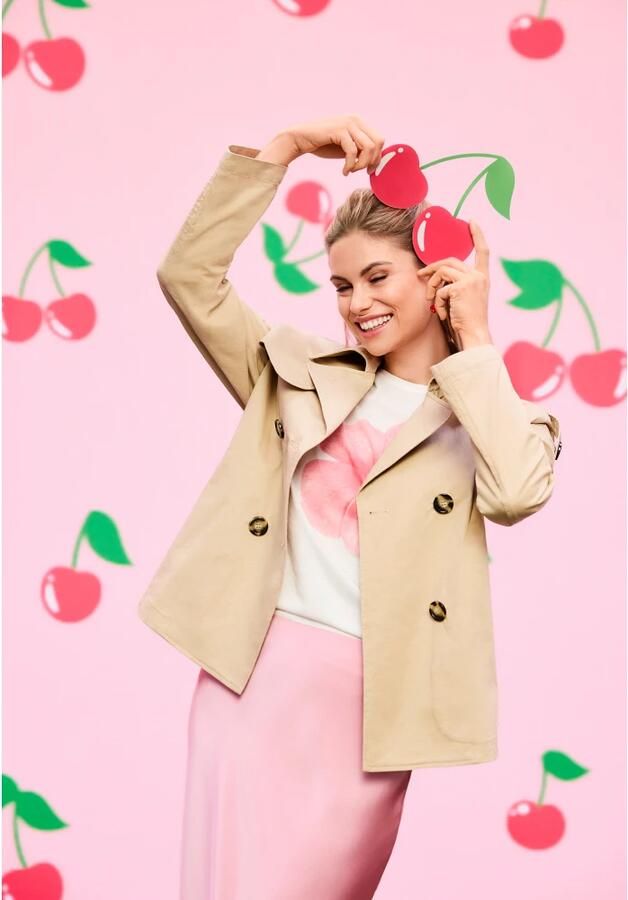 Amber & June Katoenen Trenchcoat met Klassieke Elementen Beige Dames