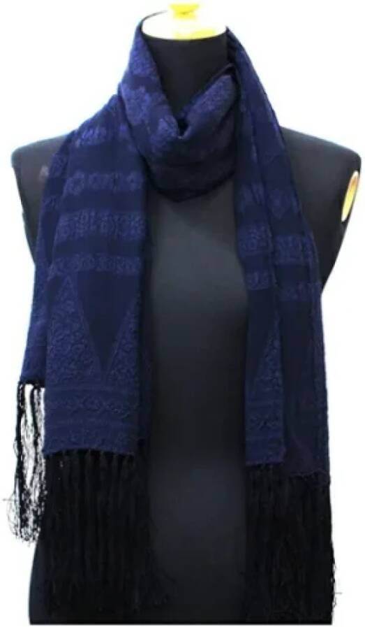 Ar i Pre-owned Silk scarves Blauw Unisex