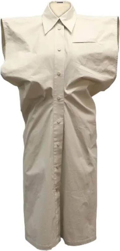 Bottega Veneta Vintage Gestructureerde midi-jurk met overdreven schouders Beige Dames